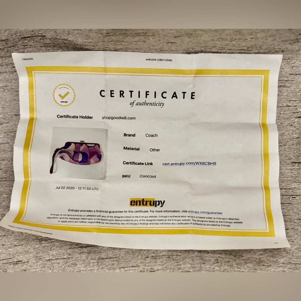 Coach & Swarovski Crystal Hangtag - Purple & White Scarf Print Kisslock Wristlet - Picture 3 of 14